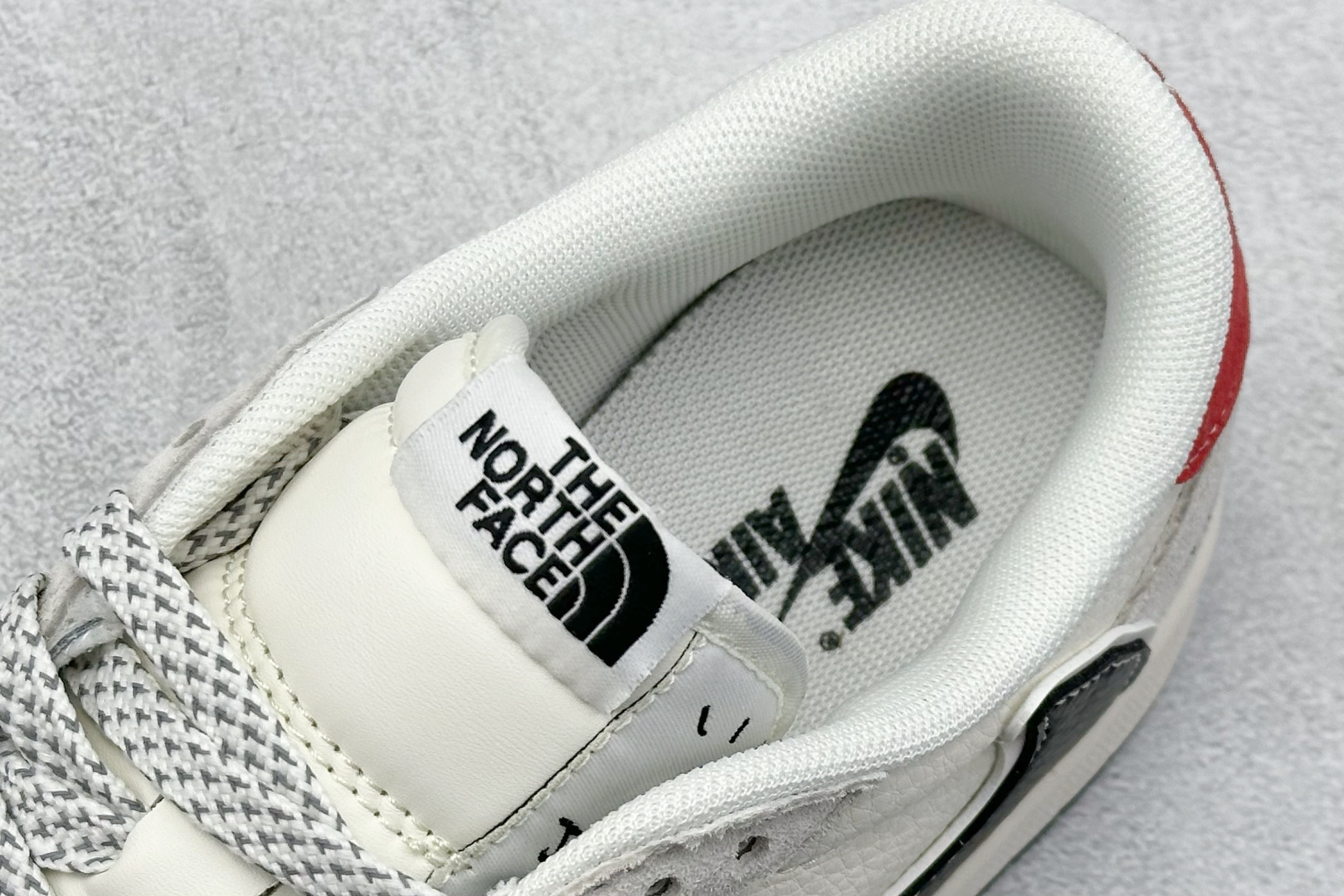 终端放店
XC版 Travis Scott x Fragment Design x Air Jorda