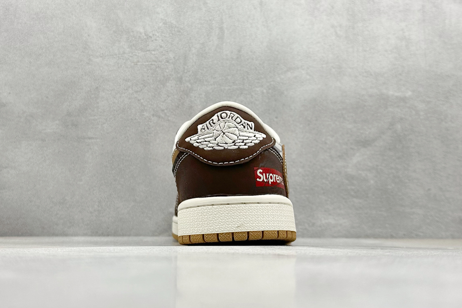 终端放店
XC版 Travis Scott x Fragment Design x Air Jorda