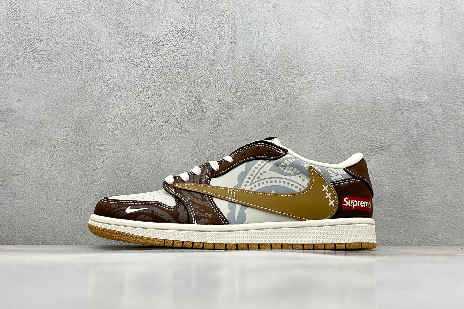 终端放店
XC版 Travis Scott x Fragment Design x Air Jorda