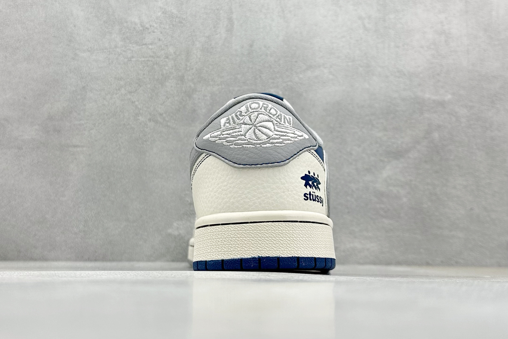 终端放店
XC版 Travis Scott x Fragment Design x Air Jorda