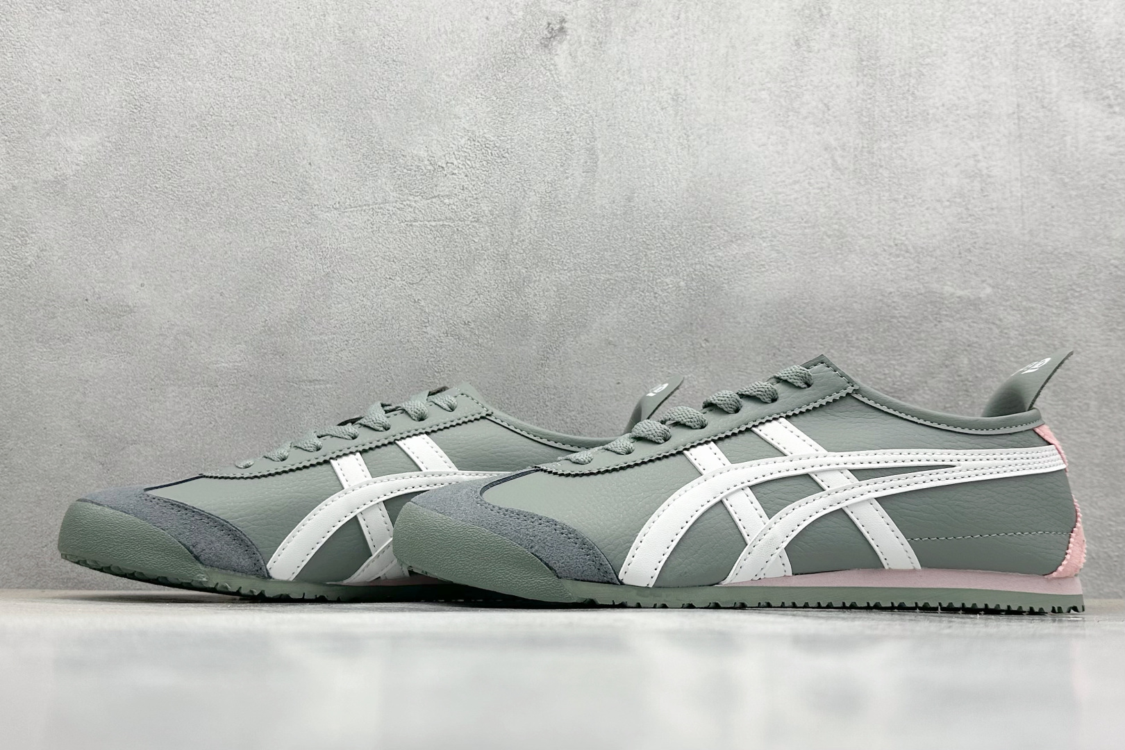 Onitsuka Tiger Mexico 66 Classic Leather Low-Top Sneakers for Women 6 cmp i1745561962643 3362 0 4