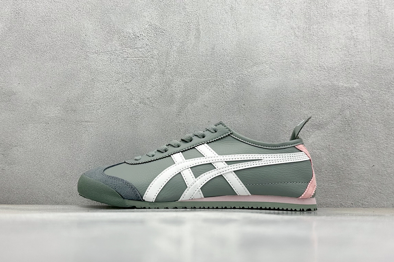Onitsuka Tiger Mexico 66 Classic Leather Low-Top Sneakers for Women 1 Onitsuka Tiger Mexico 66 Classic Leather Low-Top Sneakers for Women
