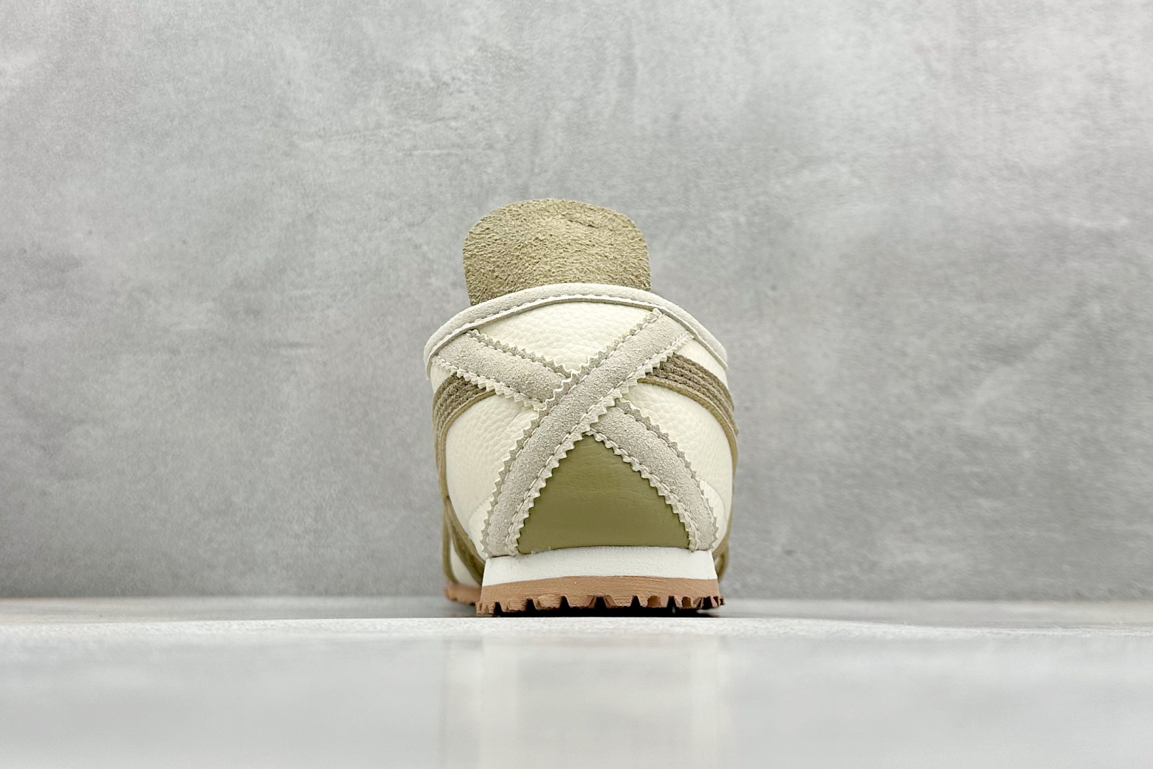  终端放店
SF版 鬼塚虎/Onitsuka Tiger Mexico 66®经典墨西哥系列低帮复古经典