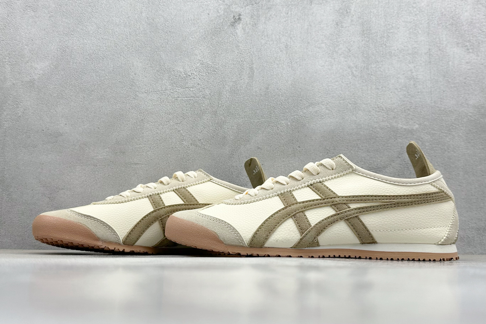  终端放店
SF版 鬼塚虎/Onitsuka Tiger Mexico 66®经典墨西哥系列低帮复古经典