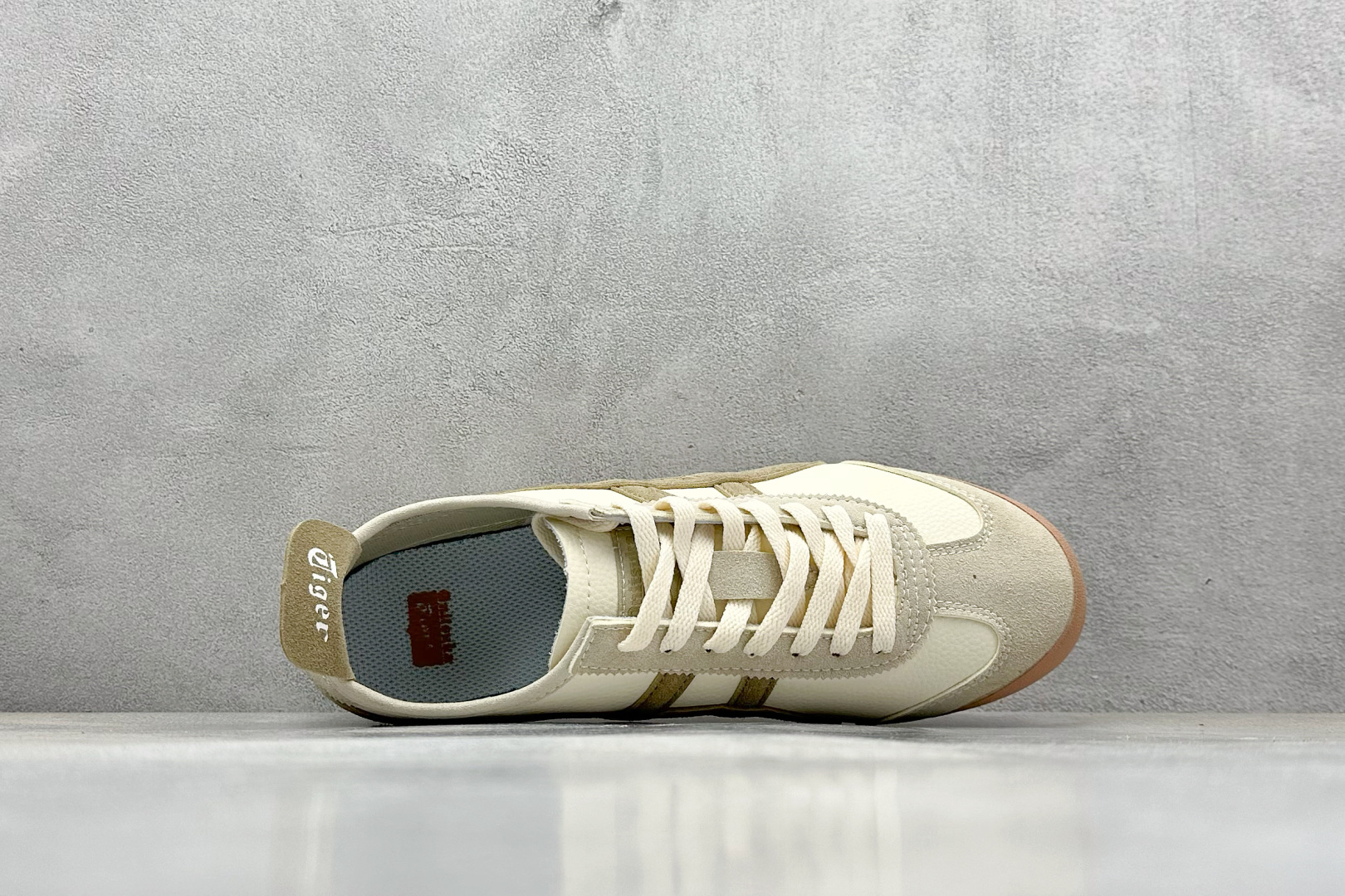  终端放店
SF版 鬼塚虎/Onitsuka Tiger Mexico 66®经典墨西哥系列低帮复古经典