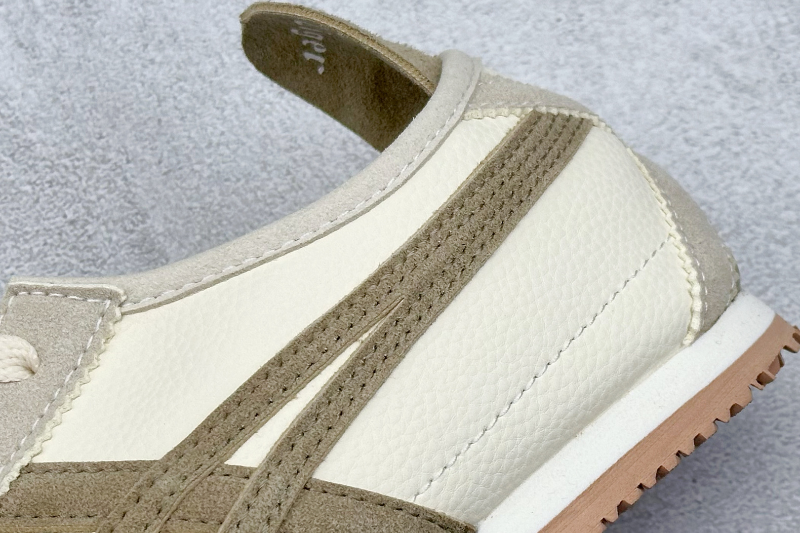  终端放店
SF版 鬼塚虎/Onitsuka Tiger Mexico 66®经典墨西哥系列低帮复古经典