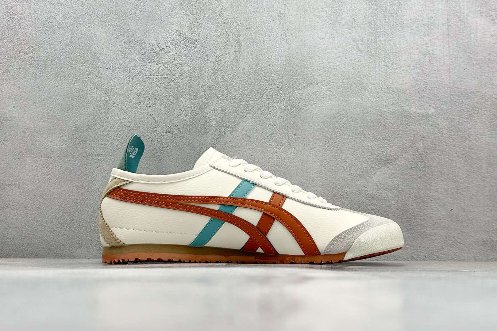Onitsuka Tiger Mexico 66 Classic Retro Leather Sneakers 3 cmp i1745562210604 6591 0 1