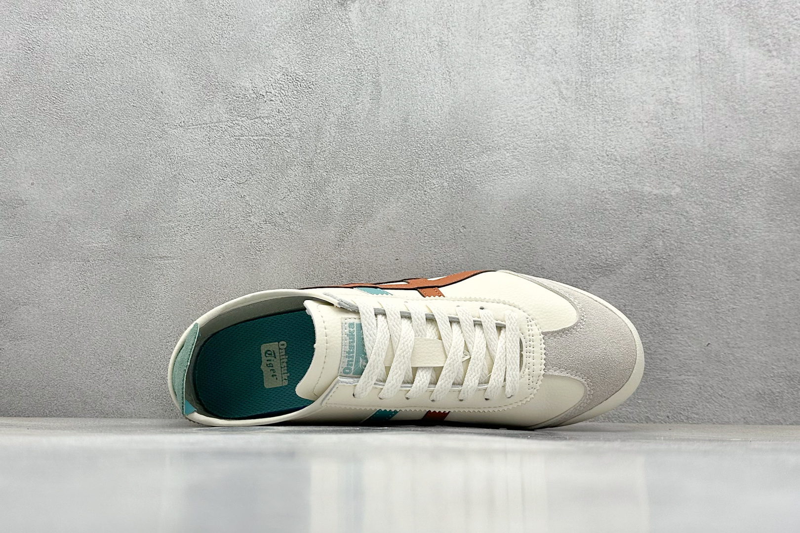 Onitsuka Tiger Mexico 66 Classic Retro Leather Sneakers 4 cmp i1745562211491 8528 0 2
