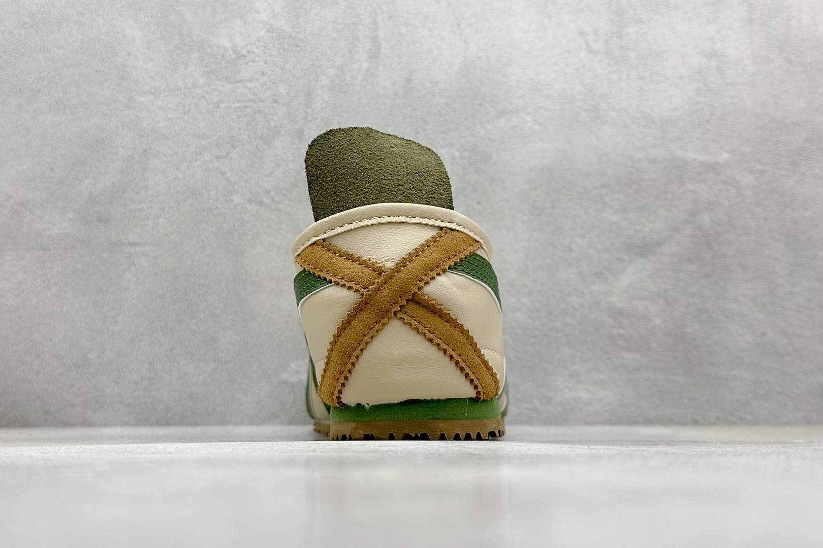  终端放店
SF版 鬼塚虎/Onitsuka Tiger Mexico 66®经典墨西哥系列低帮复古经典