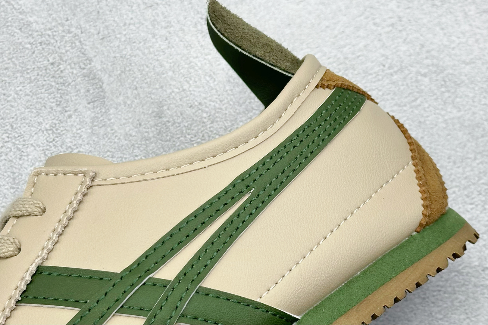  终端放店
SF版 鬼塚虎/Onitsuka Tiger Mexico 66®经典墨西哥系列低帮复古经典
