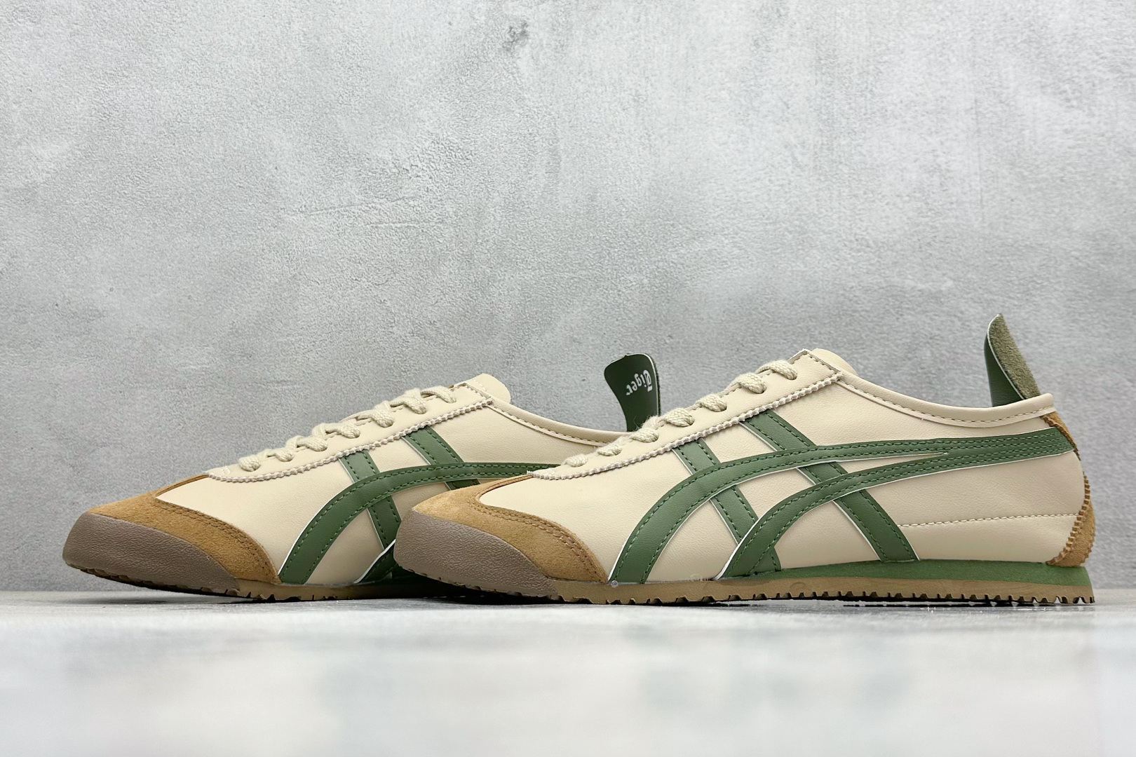  终端放店
SF版 鬼塚虎/Onitsuka Tiger Mexico 66®经典墨西哥系列低帮复古经典