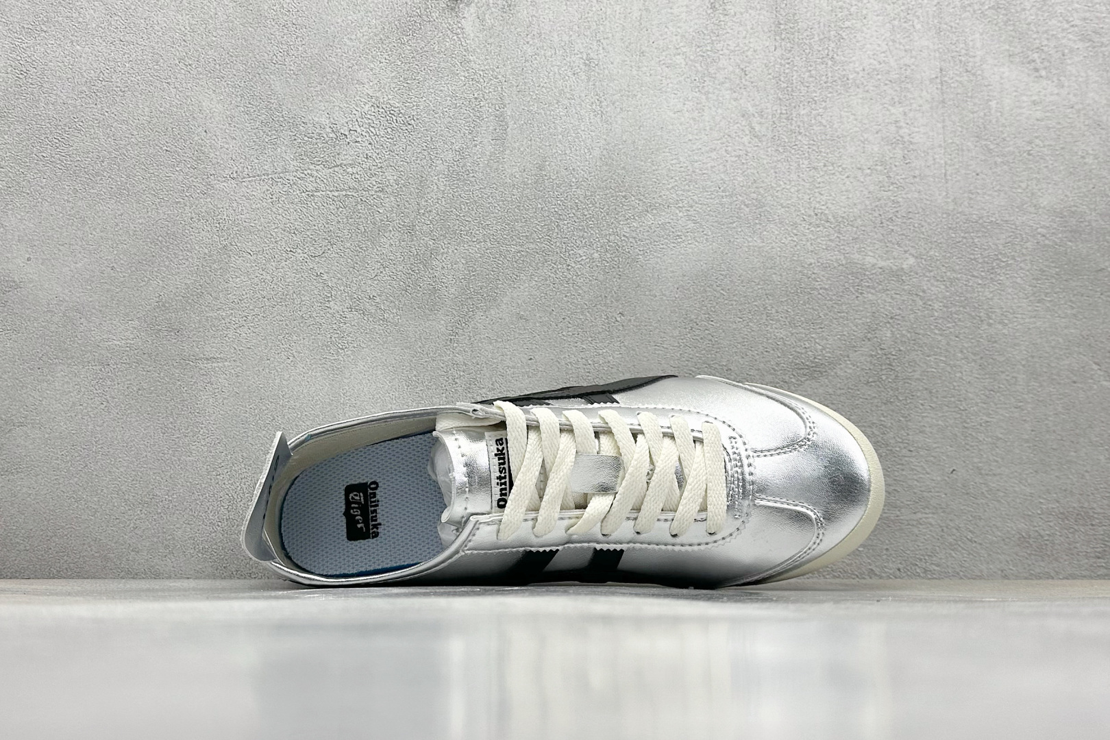  终端放店
SF版 鬼塚虎/Onitsuka Tiger Mexico 66®经典墨西哥系列低帮复古经典