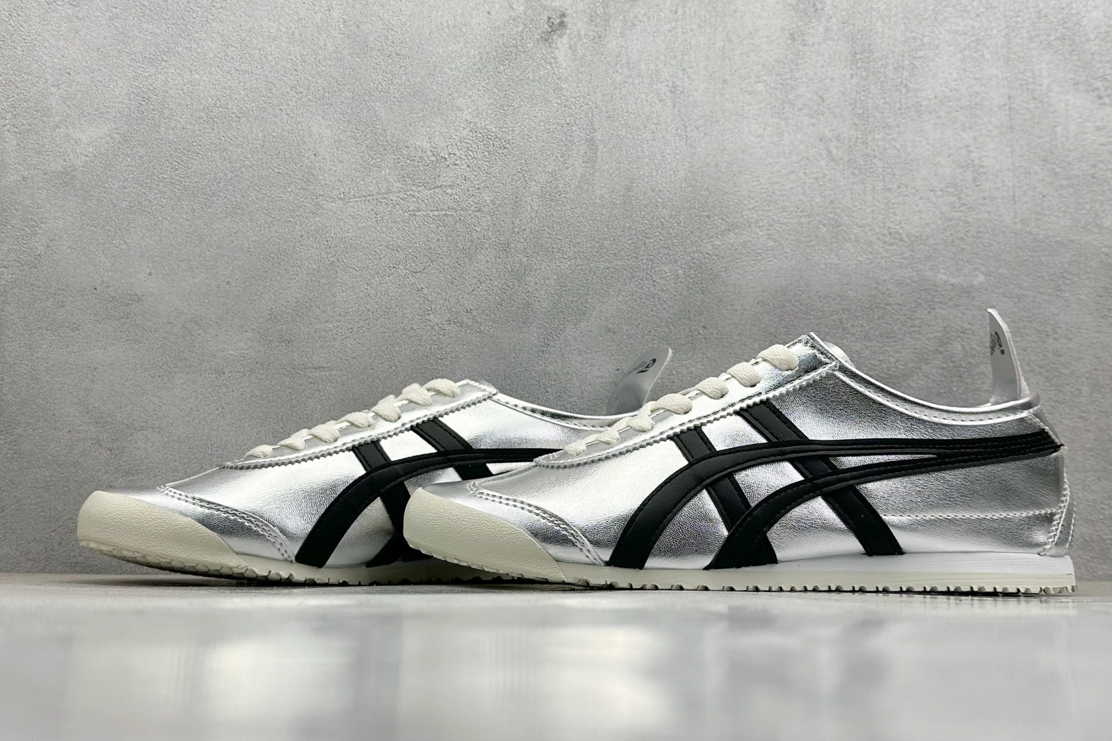  终端放店
SF版 鬼塚虎/Onitsuka Tiger Mexico 66®经典墨西哥系列低帮复古经典