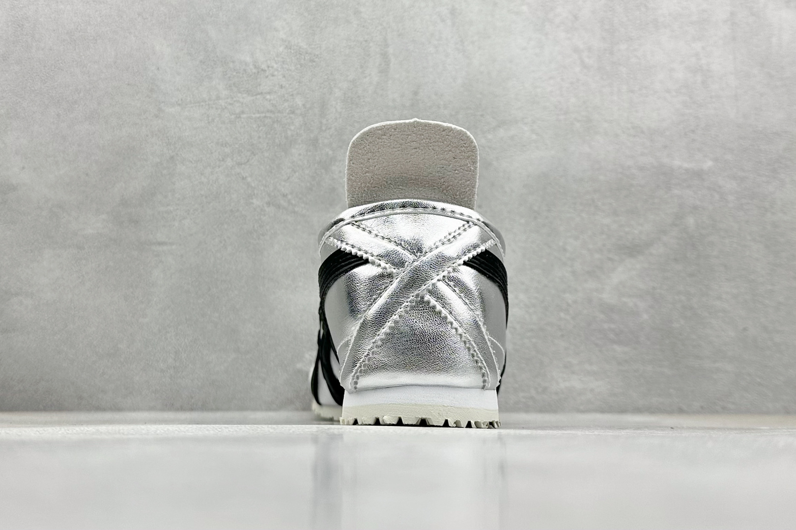  终端放店
SF版 鬼塚虎/Onitsuka Tiger Mexico 66®经典墨西哥系列低帮复古经典