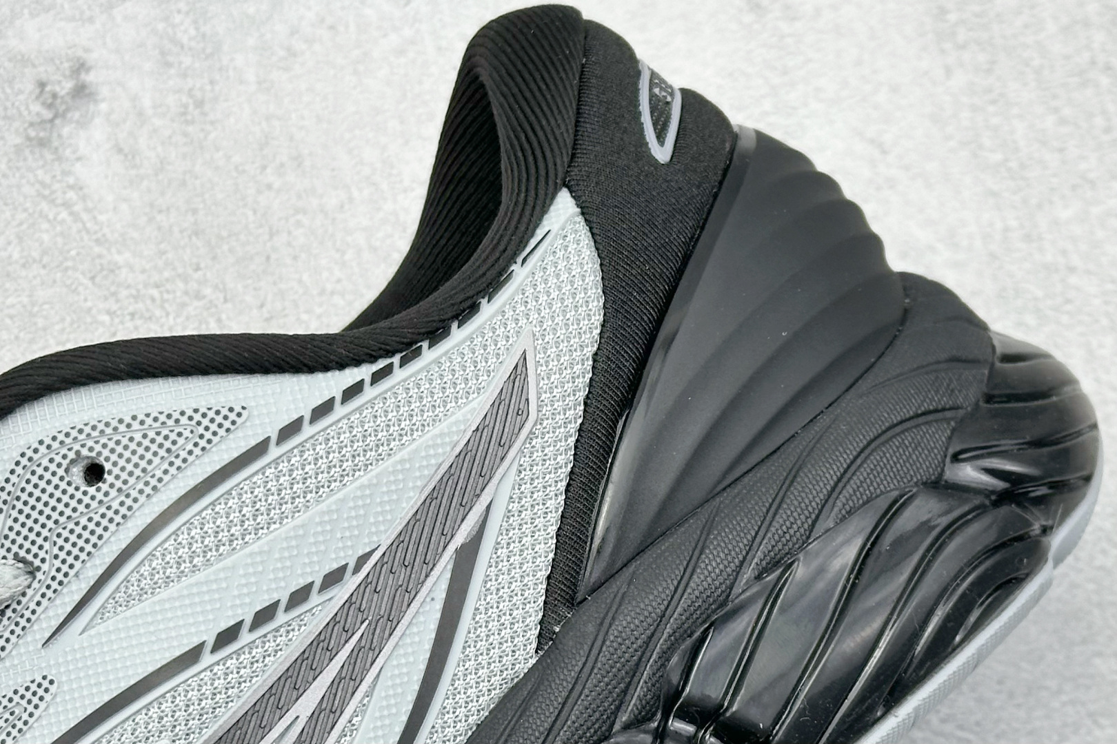  
Asics Gel-Quantum 360 VIII 亚瑟士复古透气休闲鞋缓震男子耐磨跑步鞋

货号