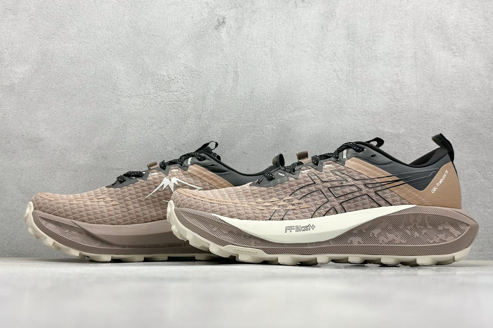  
Asics Gel-Trabuco 13 亚瑟士复古透气休闲鞋缓震耐磨跑步鞋
#鞋面采用无缝线鞋面