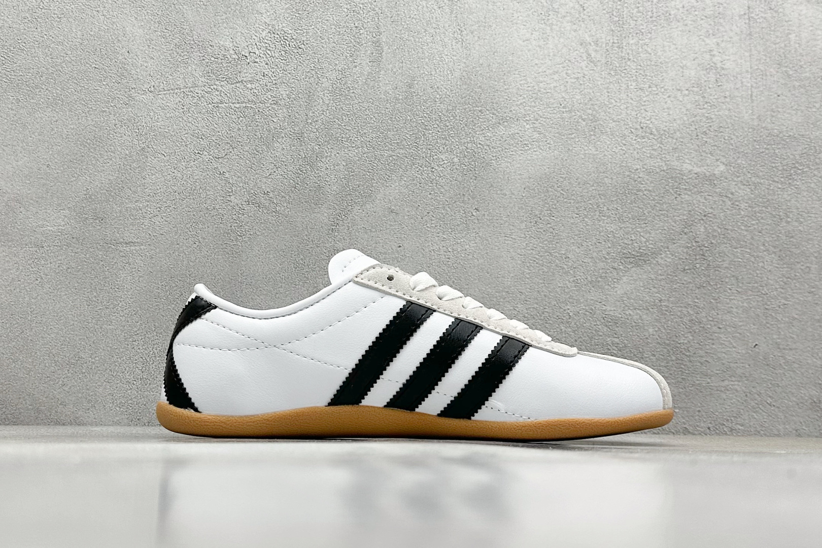  
AD Originals TOKYO DECON  W 东京限定
全新adidas Original