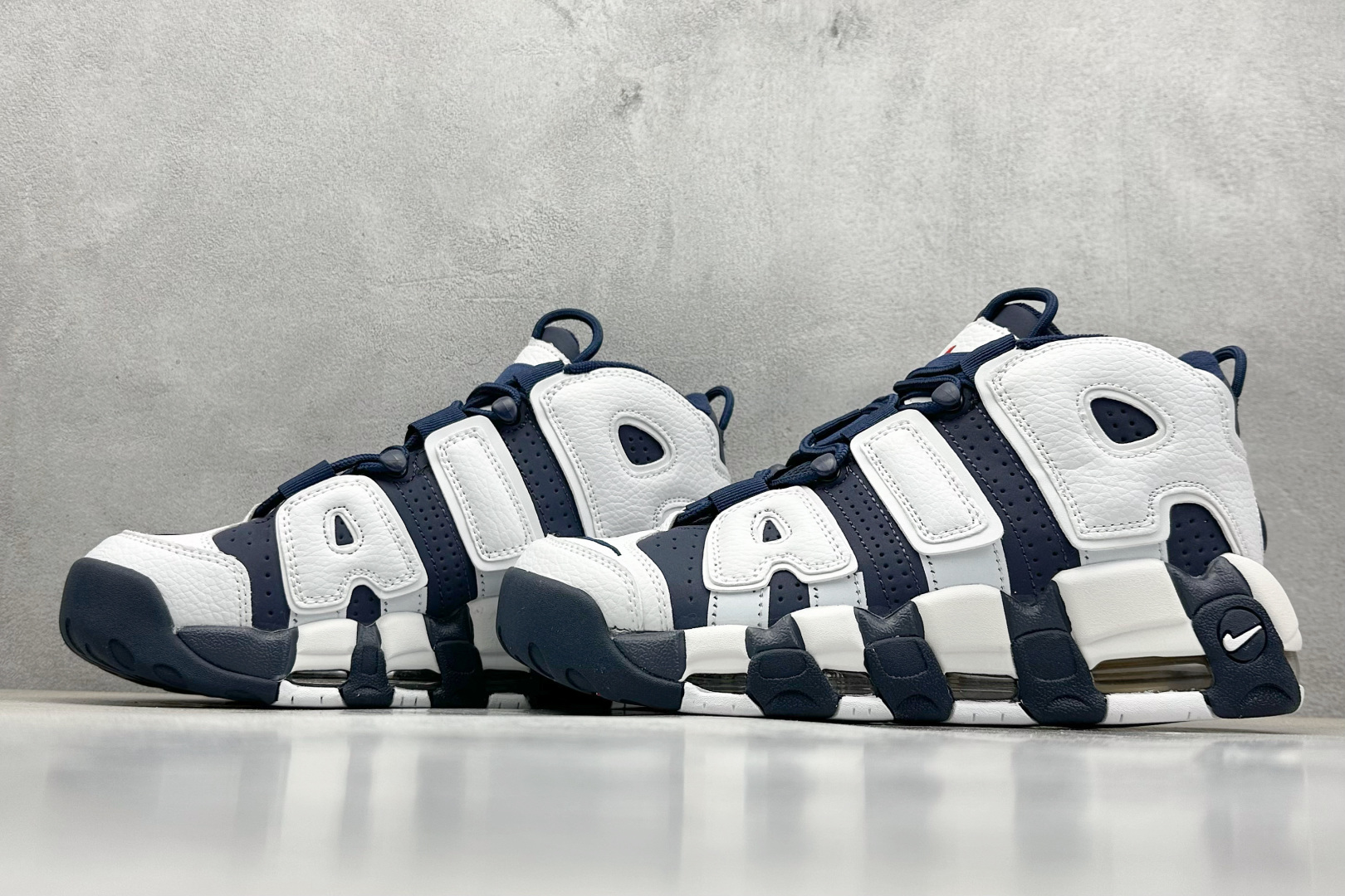  
NK Air More Uptempo ’96 OG 皮蓬大AIR复古篮球鞋
以流行于街头的涂鸦文化
