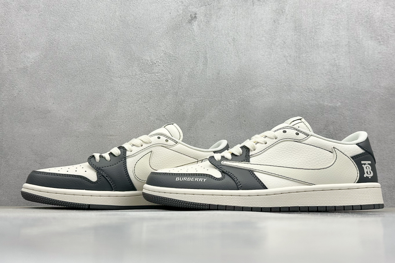Travis Scott x Nike Air Jordan 1 Low x BURBERRY 白黑