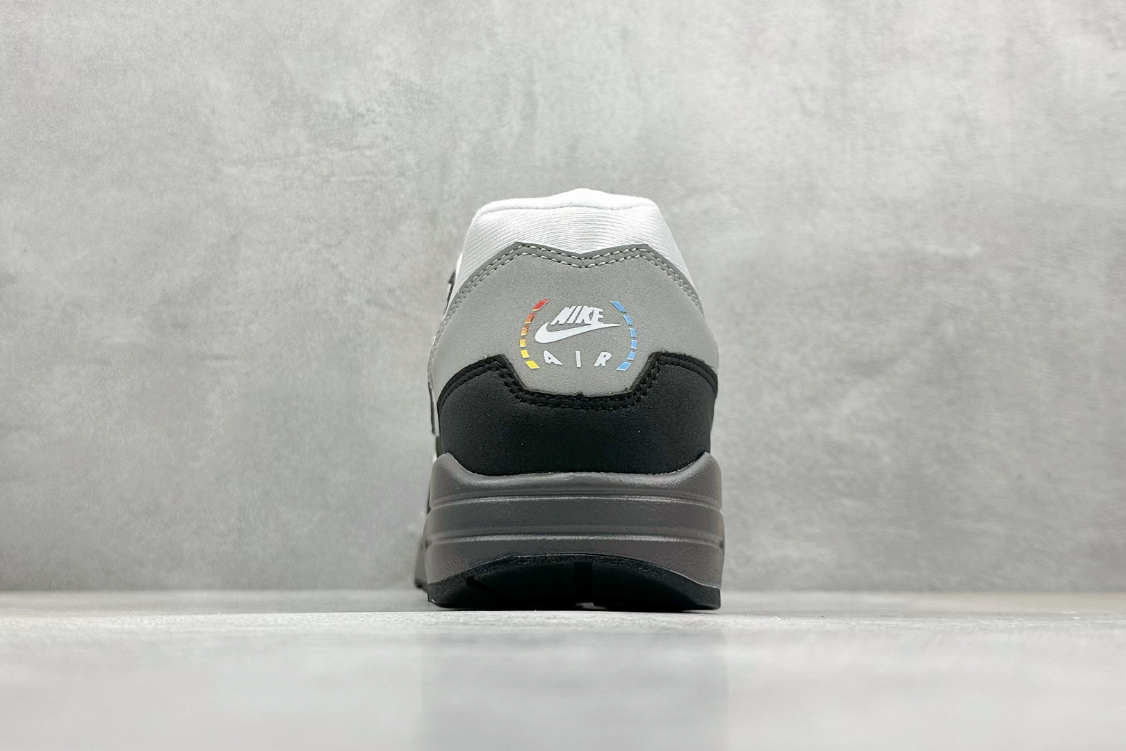  
Nike Air Max 1 x .SWOOSH Big Head Mobe 黑灰色
复古休闲跑步鞋