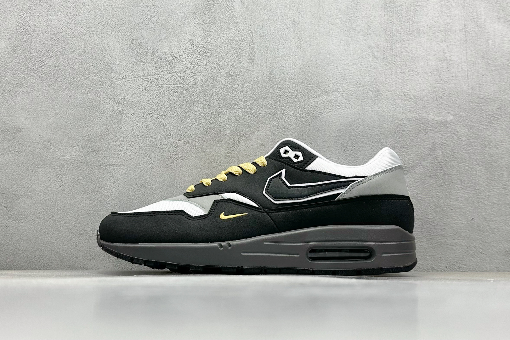  
Nike Air Max 1 x .SWOOSH Big Head Mobe 黑灰色
复古休闲跑步鞋
