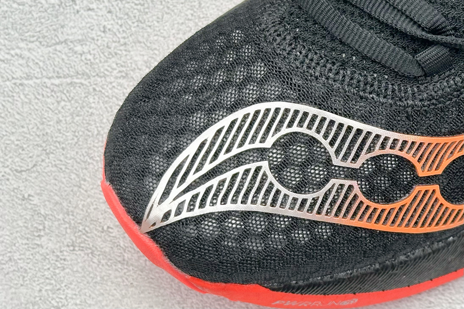 终端放店
YB版 Saucony Triumph PRO 4 旗舰级缓震型跑鞋
更换板材PWRRUN