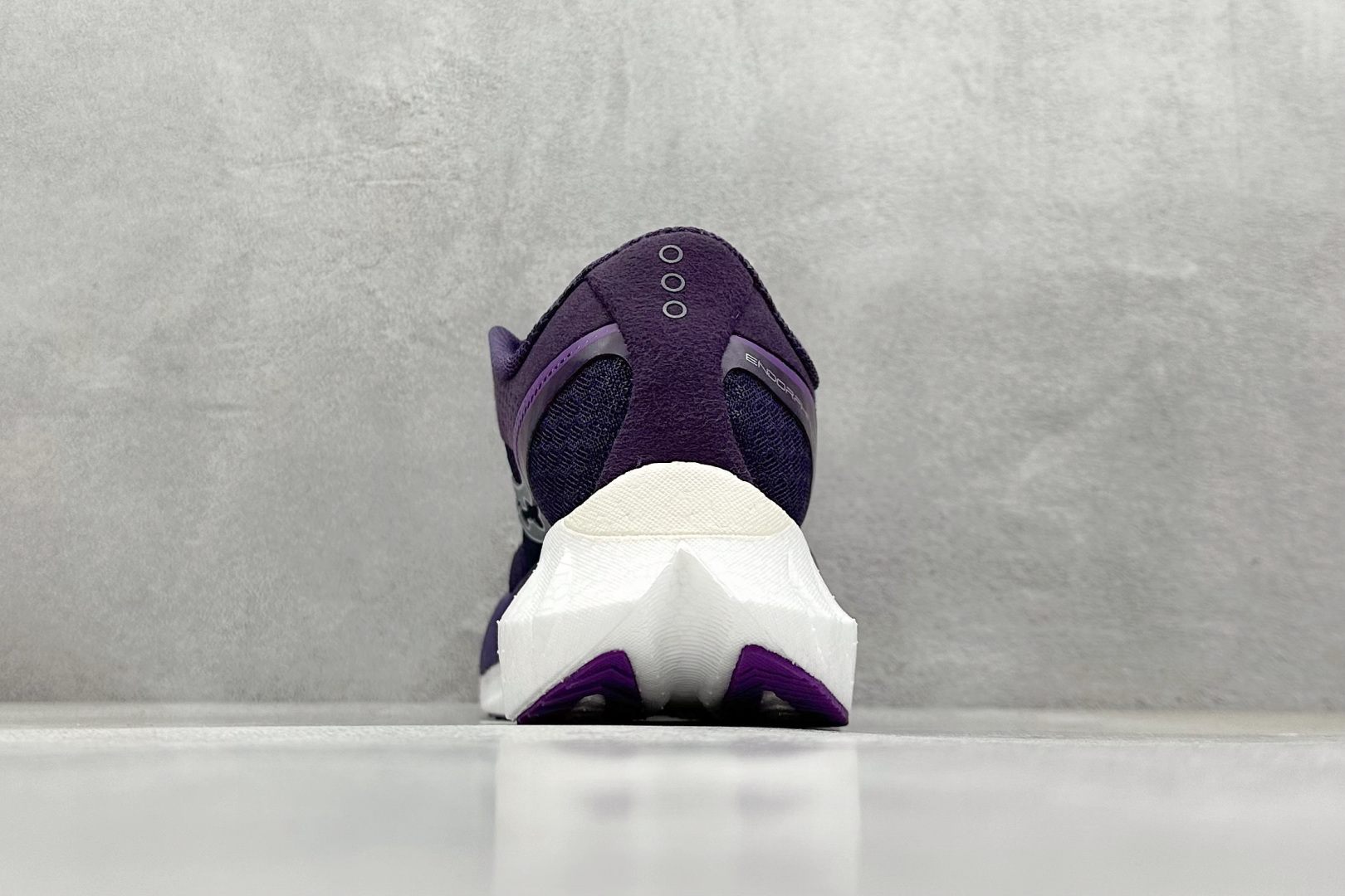 终端放店
YB版 Saucony Triumph PRO 4 旗舰级缓震型跑鞋
更换板材PWRRUN