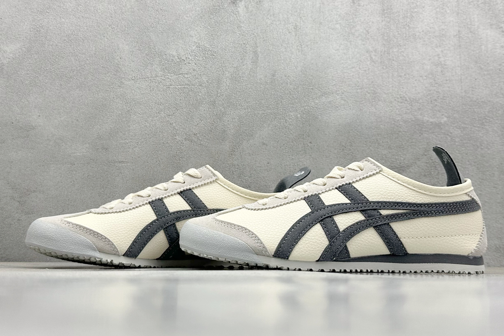  终端放店
SF版 鬼塚虎/Onitsuka Tiger Mexico 66®经典墨西哥系列低帮复古经典