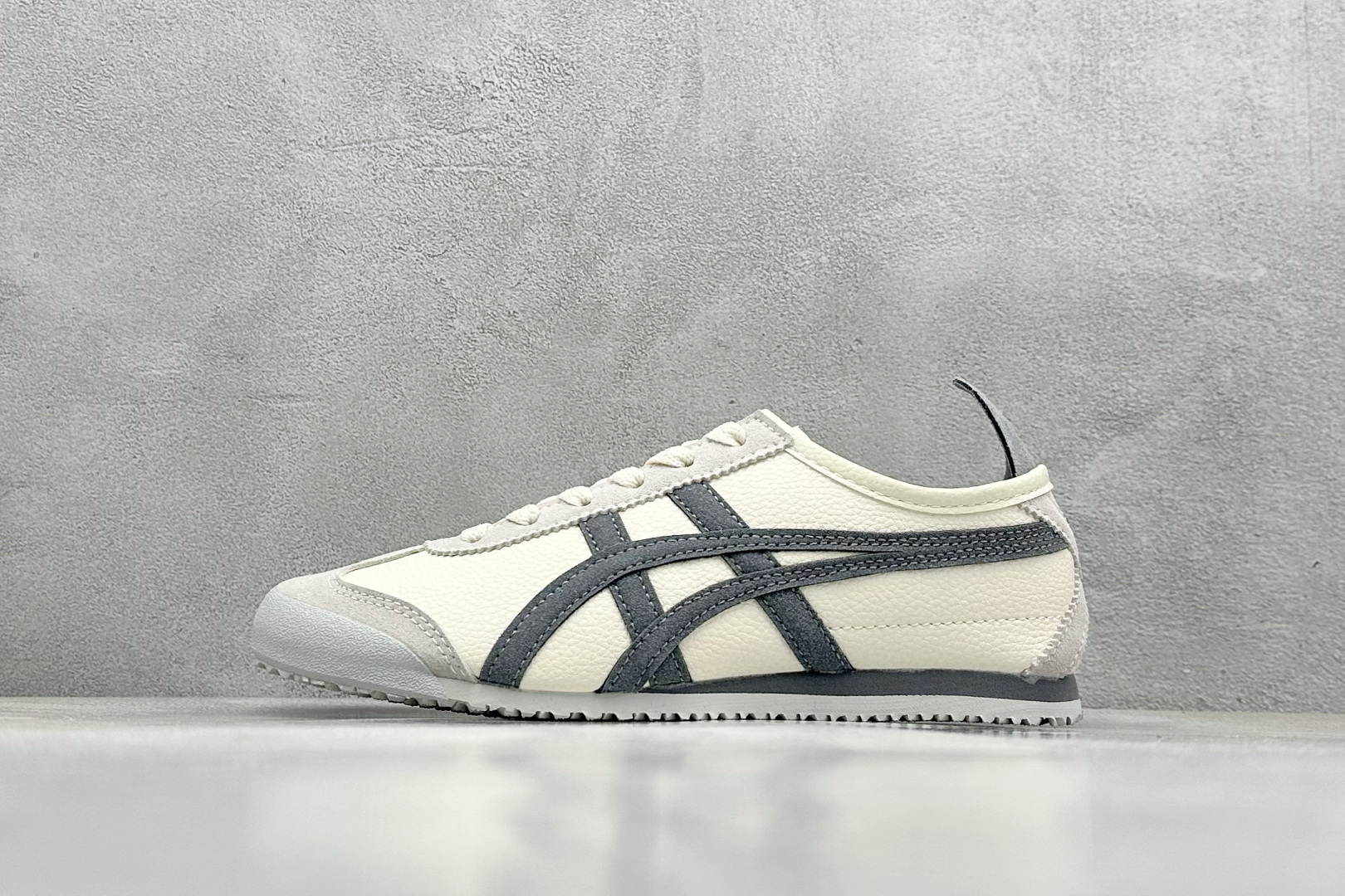  终端放店
SF版 鬼塚虎/Onitsuka Tiger Mexico 66®经典墨西哥系列低帮复古经典