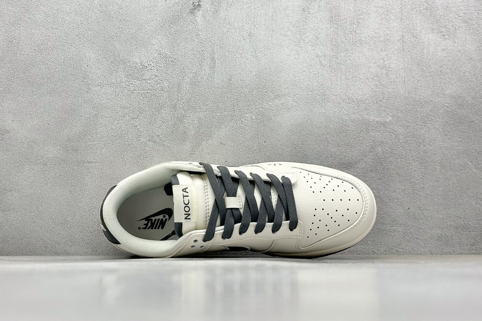 福利特价 终端放店
XC版 Nike SB Dunk Low x NOCTA 白灰双小钩
纯原大厂出品 
