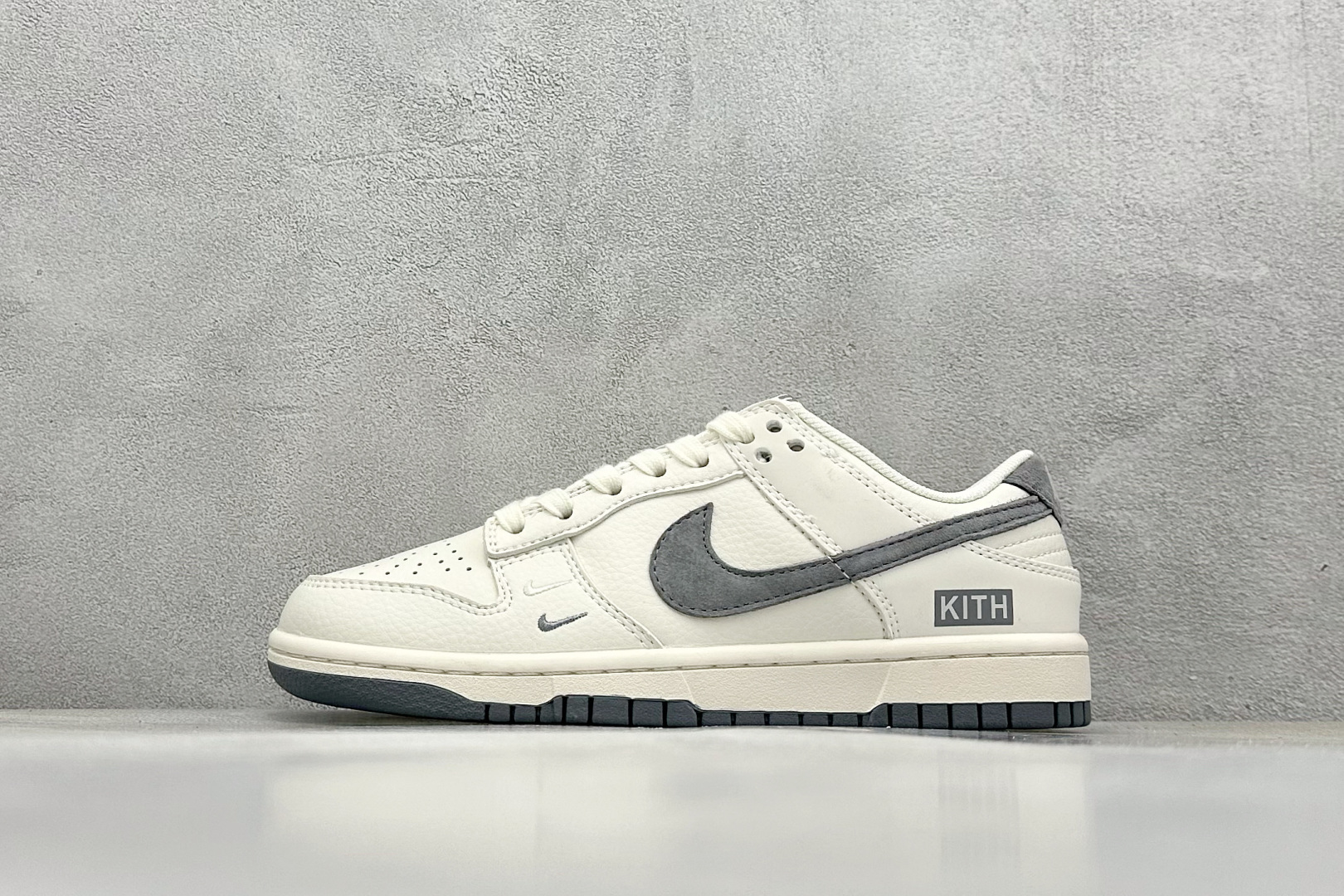 福利特价 终端放店
XC版 Nike SB Dunk Low KITH联名
纯原大厂出品 极力推荐
原装
