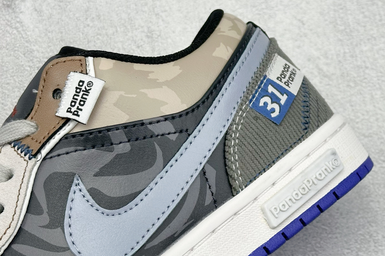  终端放店
FS版 Air Jordan 1 Low 跃天际浅激情
整体围绕熊猫恶作剧乘浪钓手主题设计，