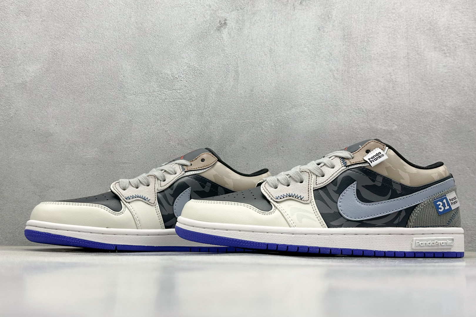  终端放店
FS版 Air Jordan 1 Low 跃天际浅激情
整体围绕熊猫恶作剧乘浪钓手主题设计，