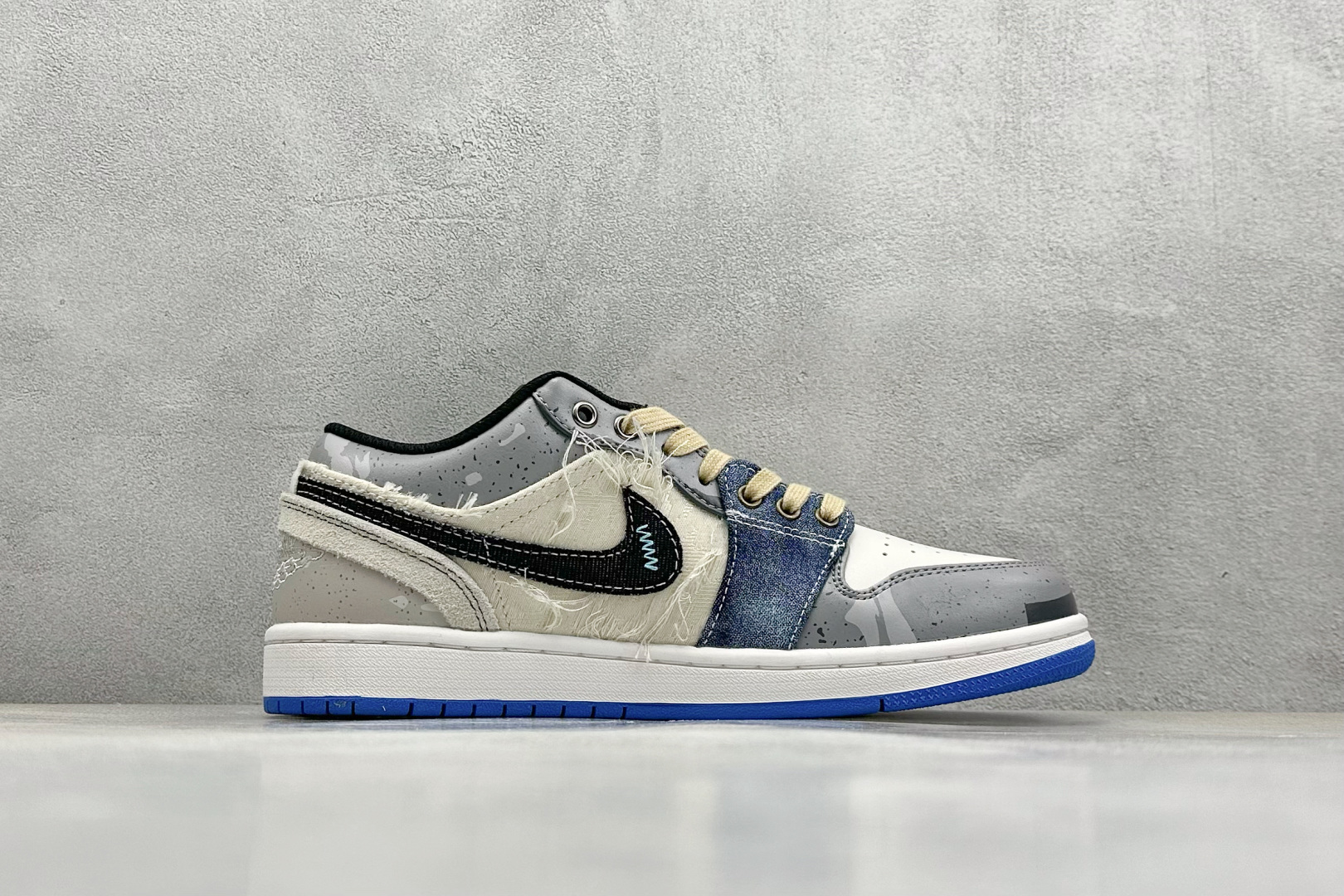  终端放店
FS版 Air Jordan 1 Low 浪钓钓手过度捕捞
整体围绕熊猫恶作剧乘浪钓手主题设