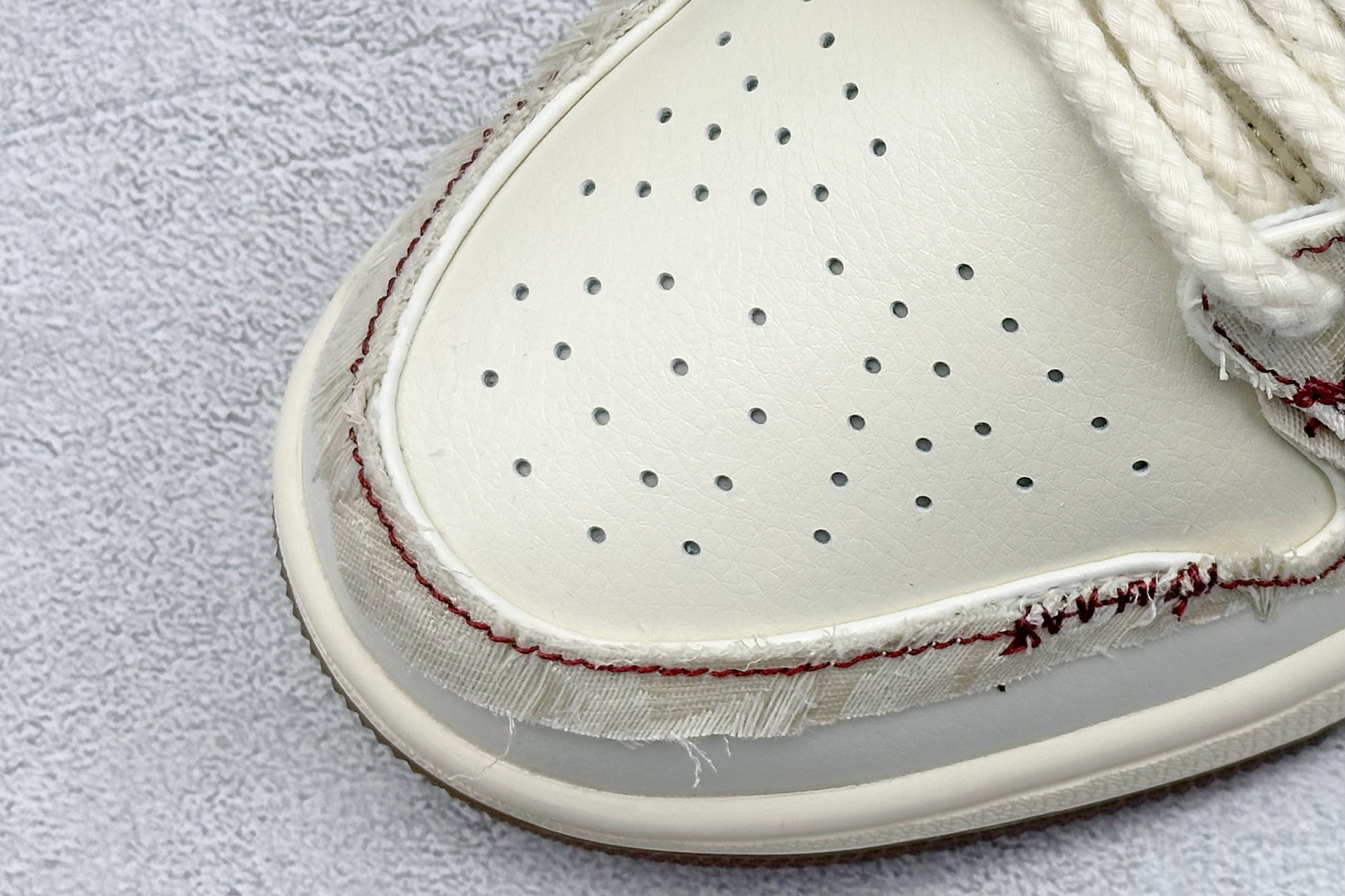  终端放店
FS版 Air Jordan 1 Low 引线牵梦烟霞续绕
整体围绕熊猫恶作剧乘浪钓手主题设