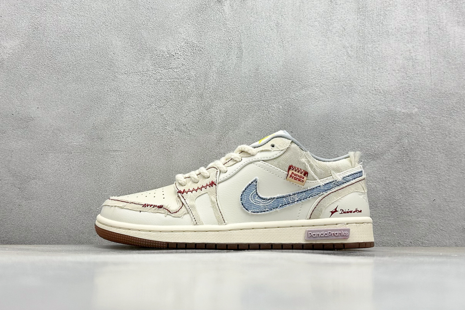  终端放店
FS版 Air Jordan 1 Low 引线牵梦烟霞续绕
整体围绕熊猫恶作剧乘浪钓手主题设