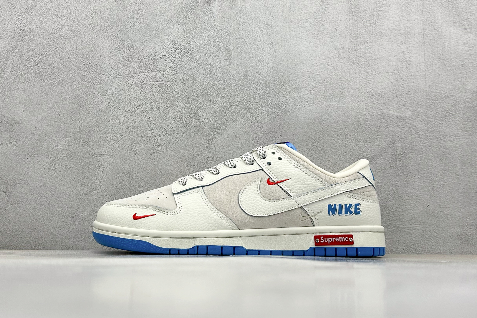  终端放店
SC版 Nike SB Dunk Low 联名三勾 奶白
低帮休闲运动滑板板鞋  大厂纯原品