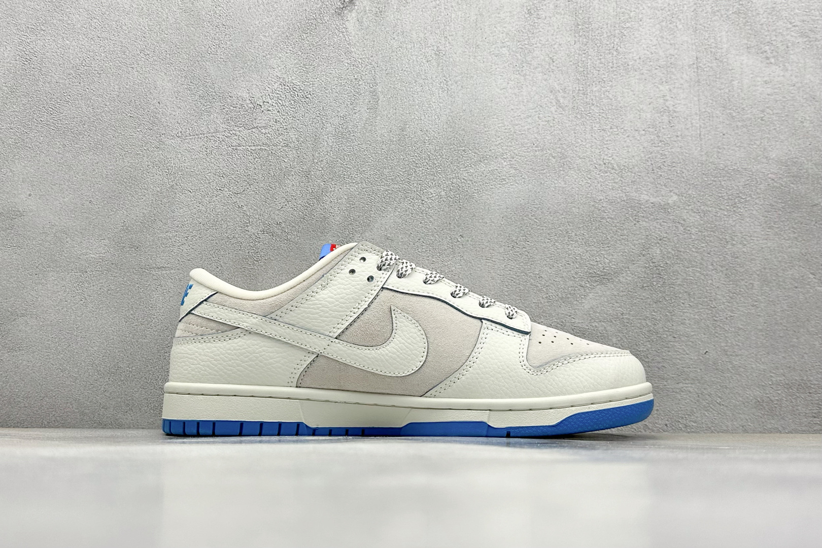 终端放店
SC版 Nike SB Dunk Low 联名三勾 奶白
低帮休闲运动滑板板鞋  大厂纯原品
