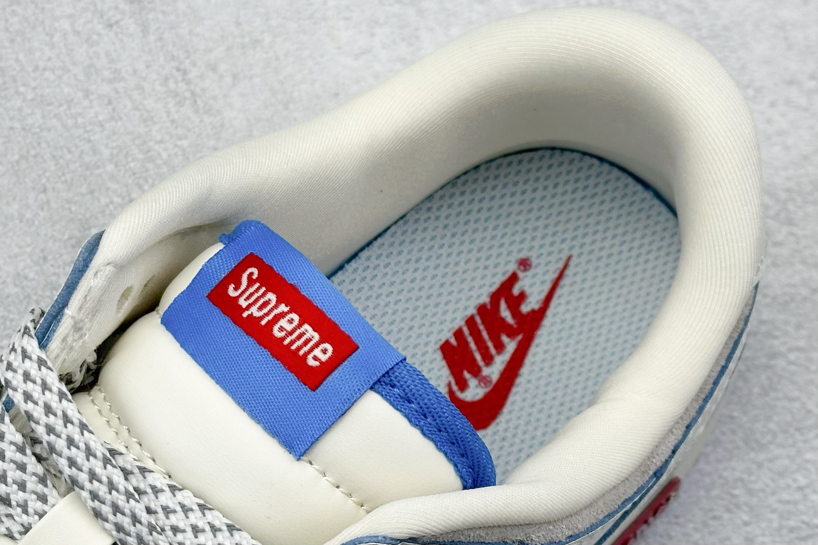  终端放店
SC版 Nike SB Dunk Low 联名三勾 奶白
低帮休闲运动滑板板鞋  大厂纯原品
