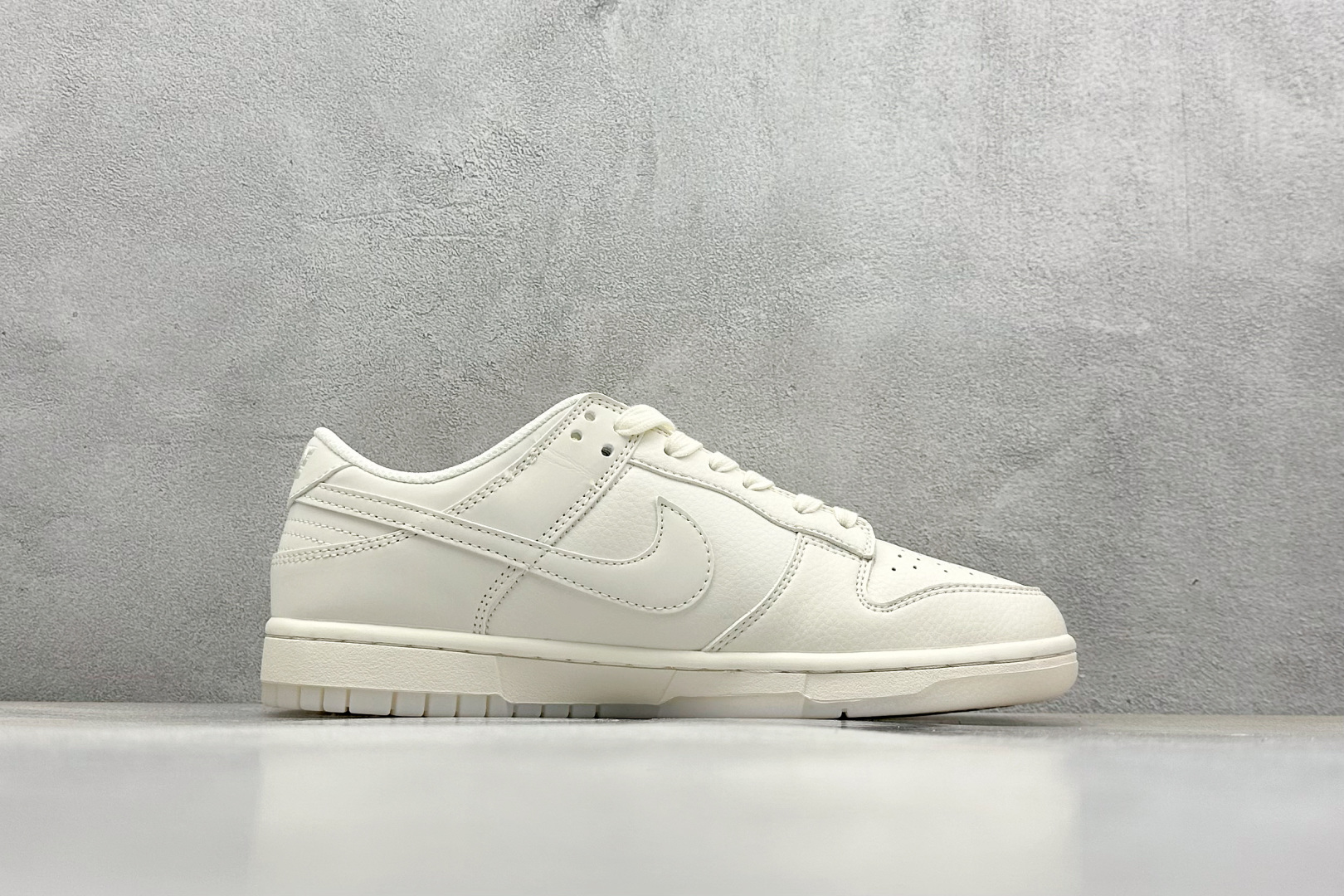  终端放店
XC版 Nike SB Dunk Low Supreme限定
纯原大厂出品 极力推荐 
原装