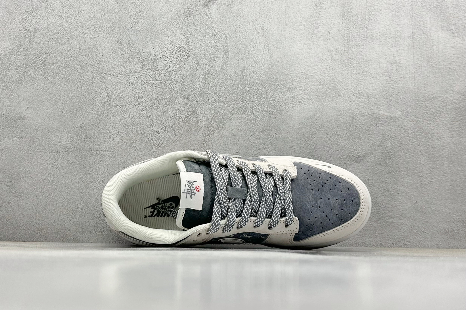  终端放店
XC版 Nike SB Dunk Low x Stussy 灰蓝翻毛小钩
纯原大厂出品 极力