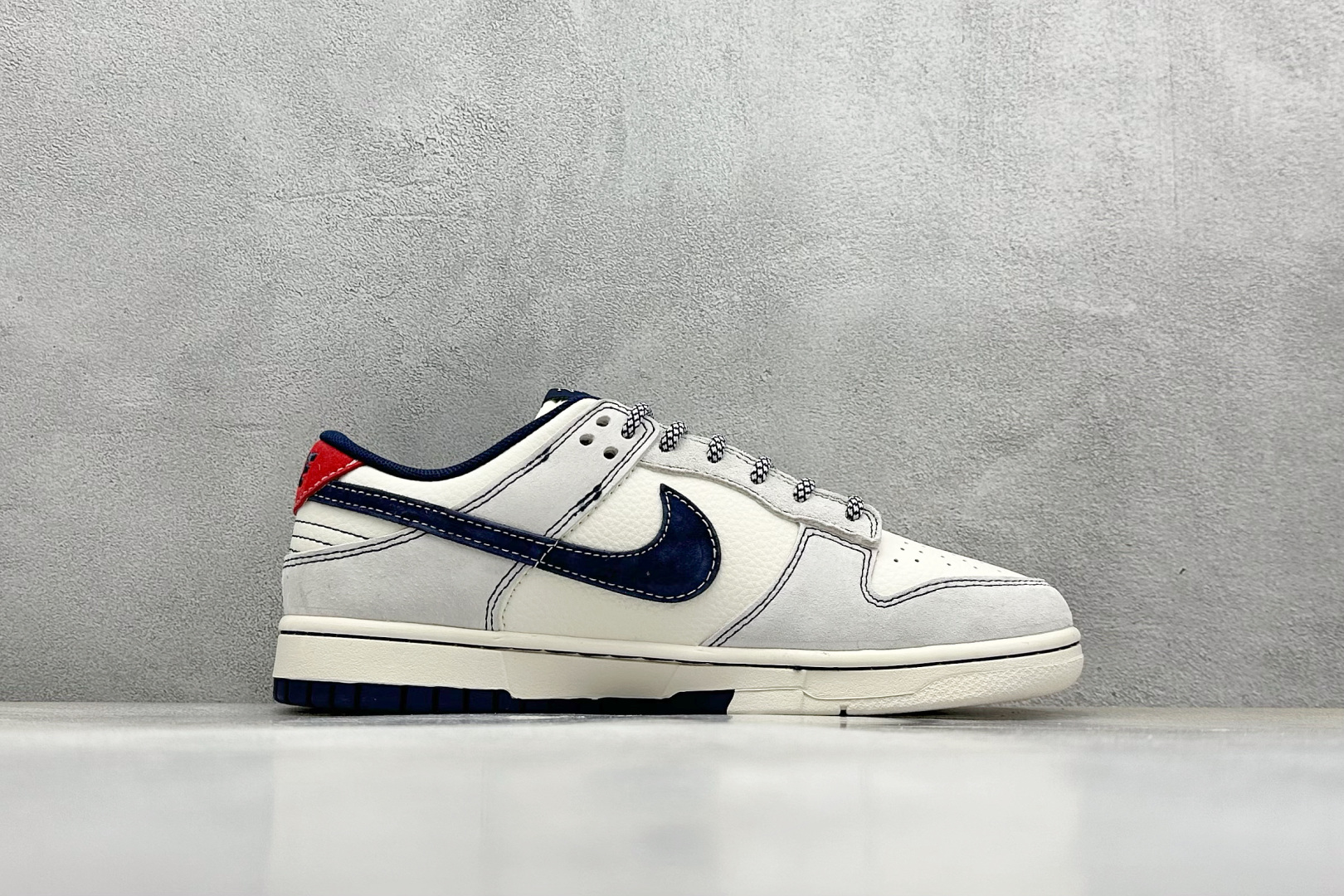 终端放店
XC版 Nike SB Dunk Low x Stussy 白蓝红双小钩
纯原大厂出品 极力