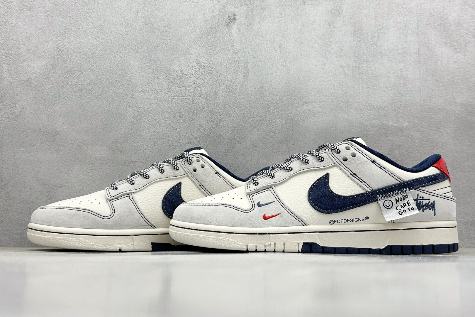  终端放店
XC版 Nike SB Dunk Low x Stussy 白蓝红双小钩
纯原大厂出品 极力