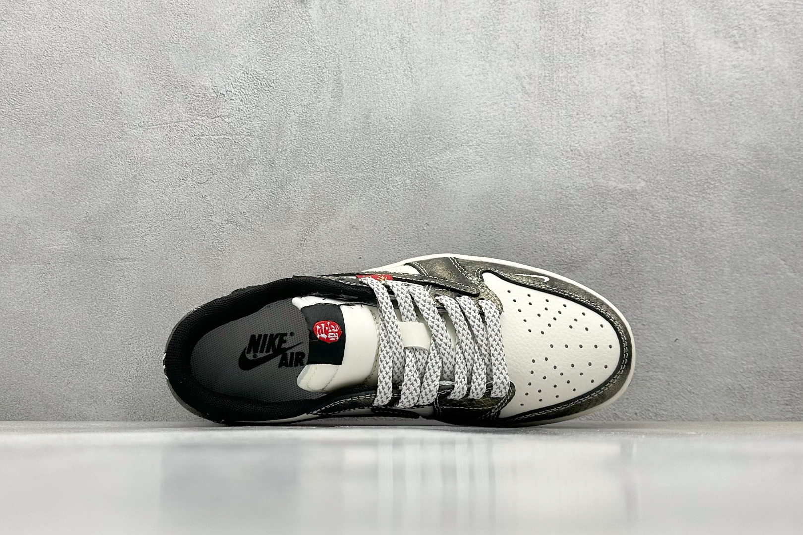 终端放店
XC版 Travis Scott x Fragment Design x Air Jorda