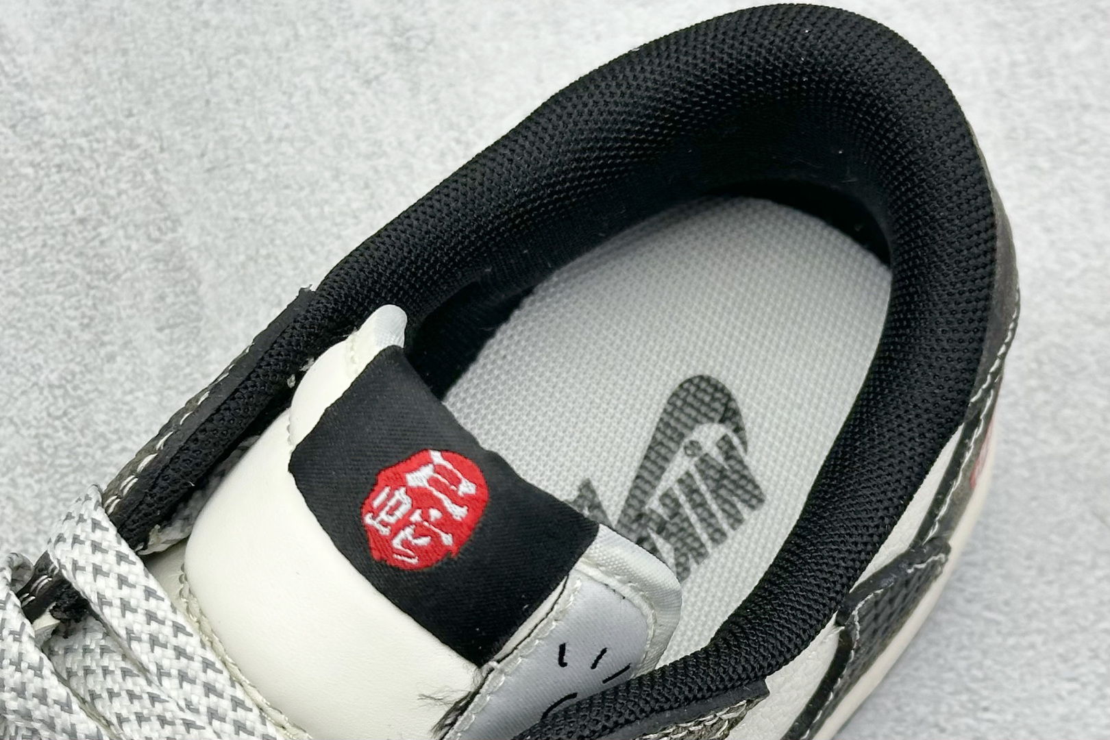 终端放店
XC版 Travis Scott x Fragment Design x Air Jorda