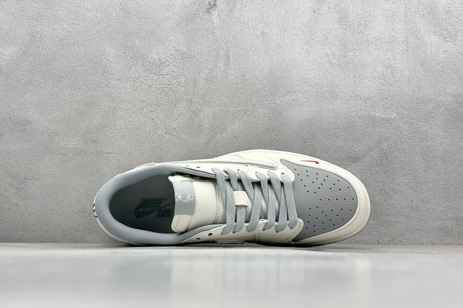 终端放店
XC版 Travis Scott x Fragment Design x Air Jorda