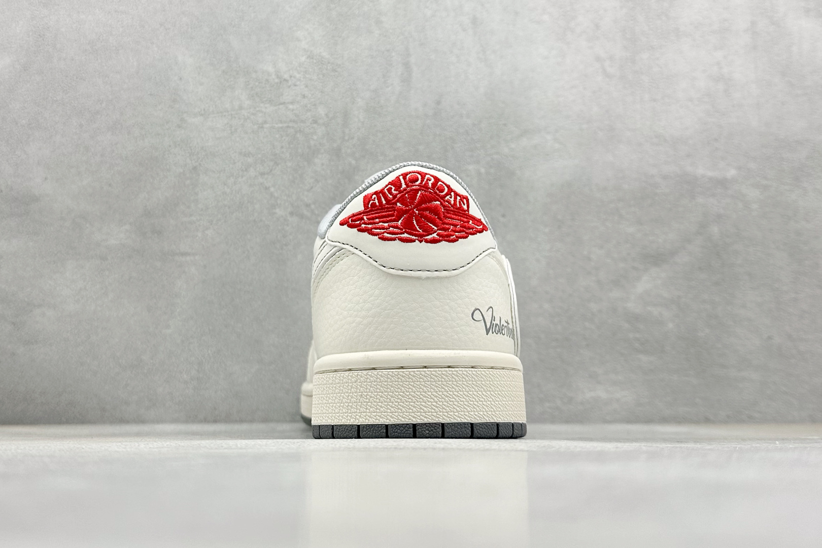 终端放店
XC版 Travis Scott x Fragment Design x Air Jorda
