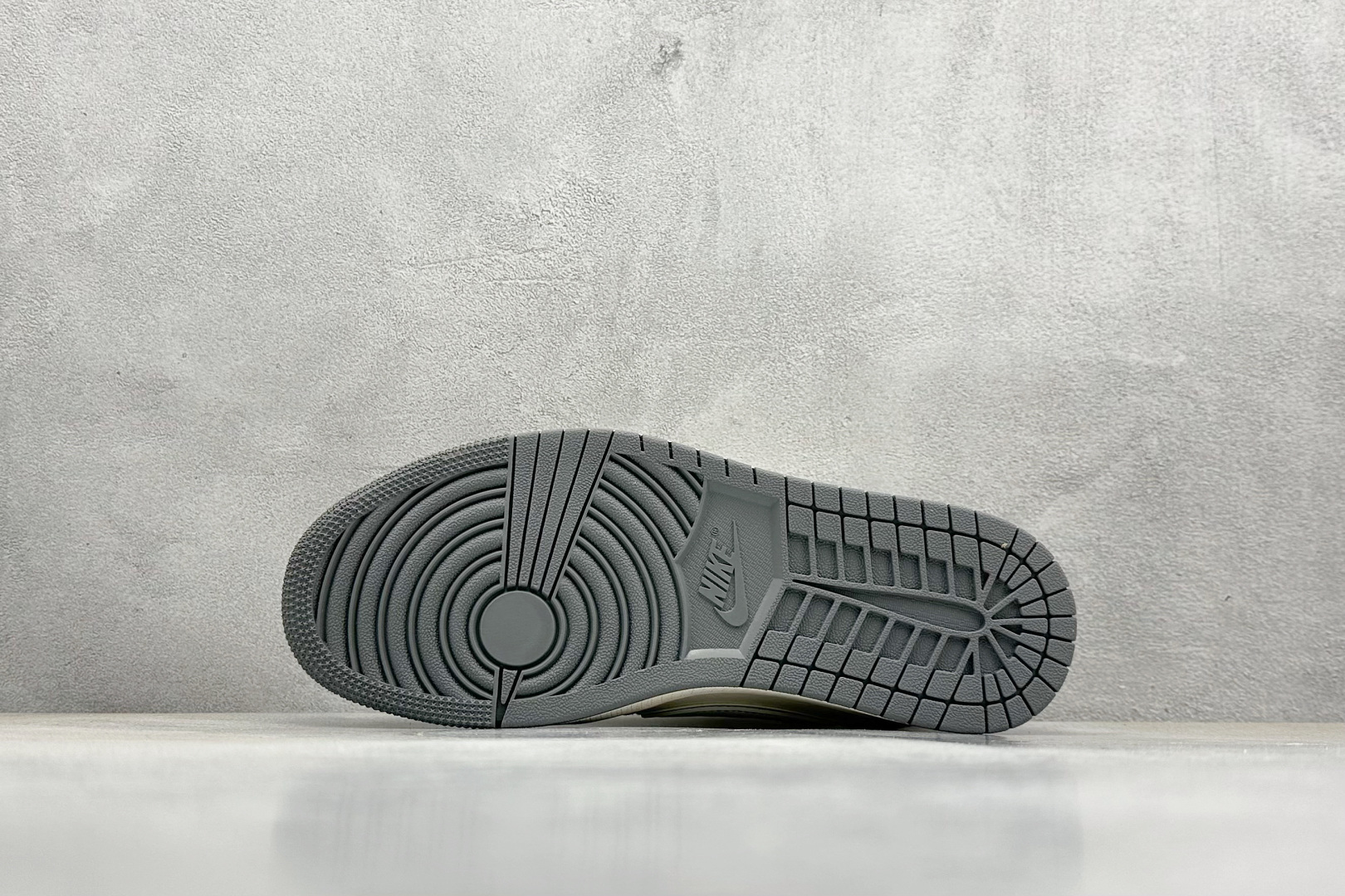 终端放店
XC版 Travis Scott x Fragment Design x Air Jorda