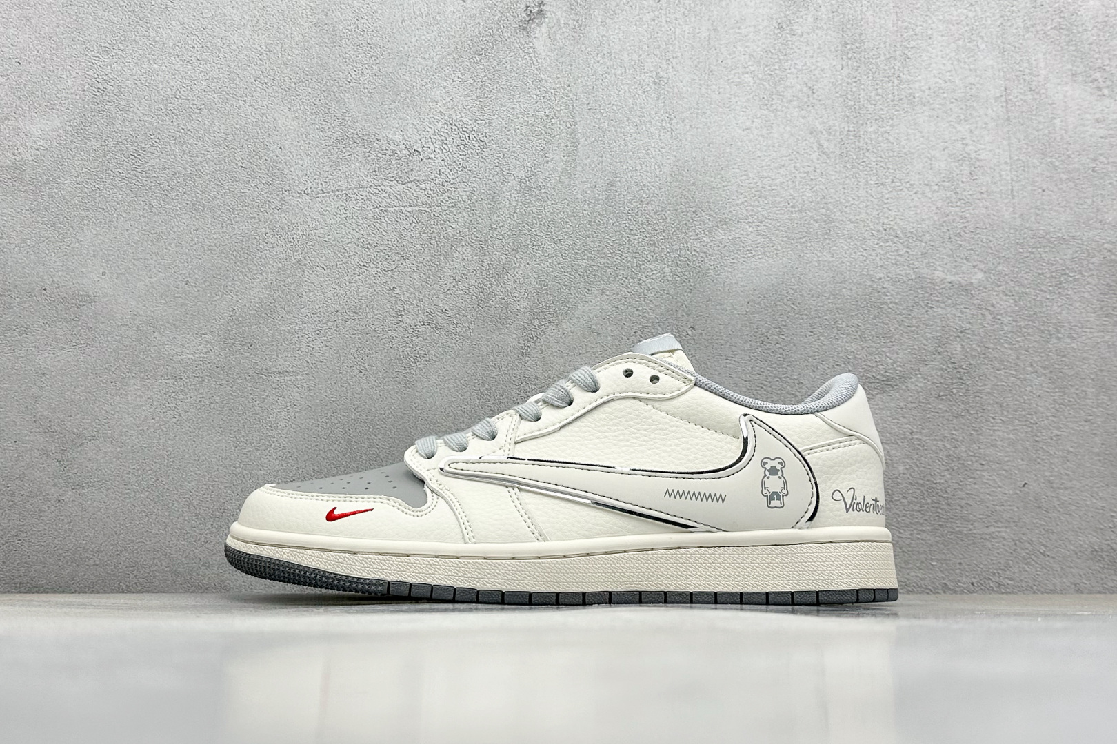 终端放店
XC版 Travis Scott x Fragment Design x Air Jorda