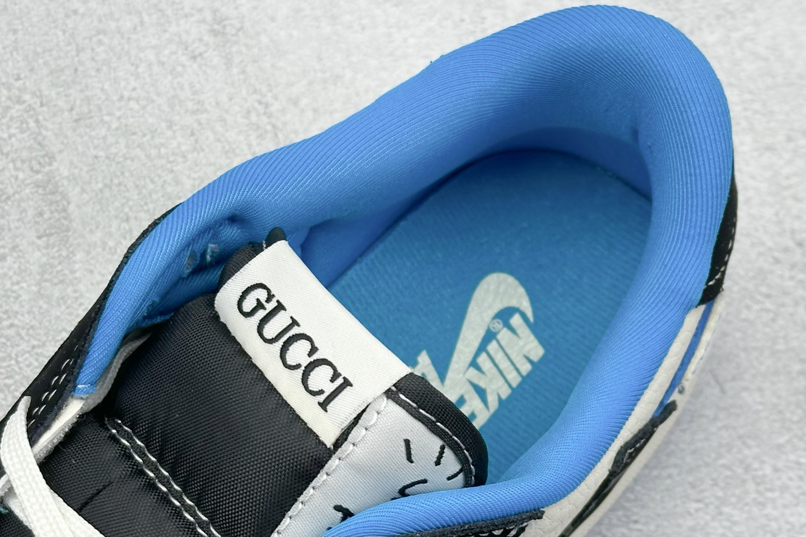 终端放店
XC版 Travis Scott x Fragment Design x Air Jorda